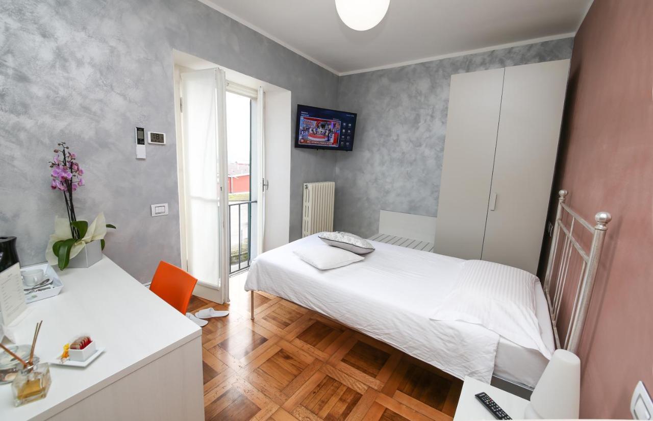 Foresteria La Torretta Fino Mornasco Kültér fotó