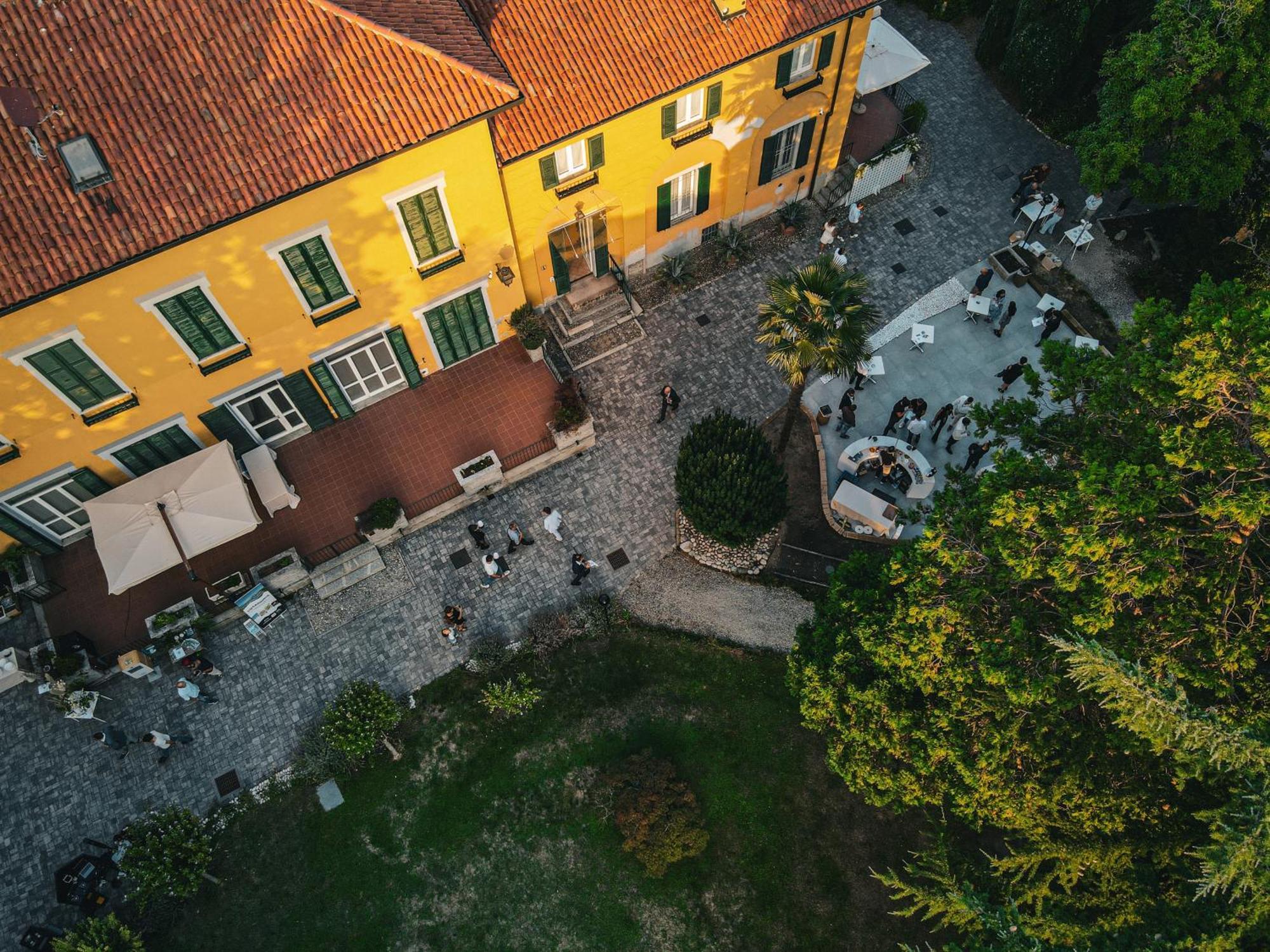 Foresteria La Torretta Fino Mornasco Kültér fotó